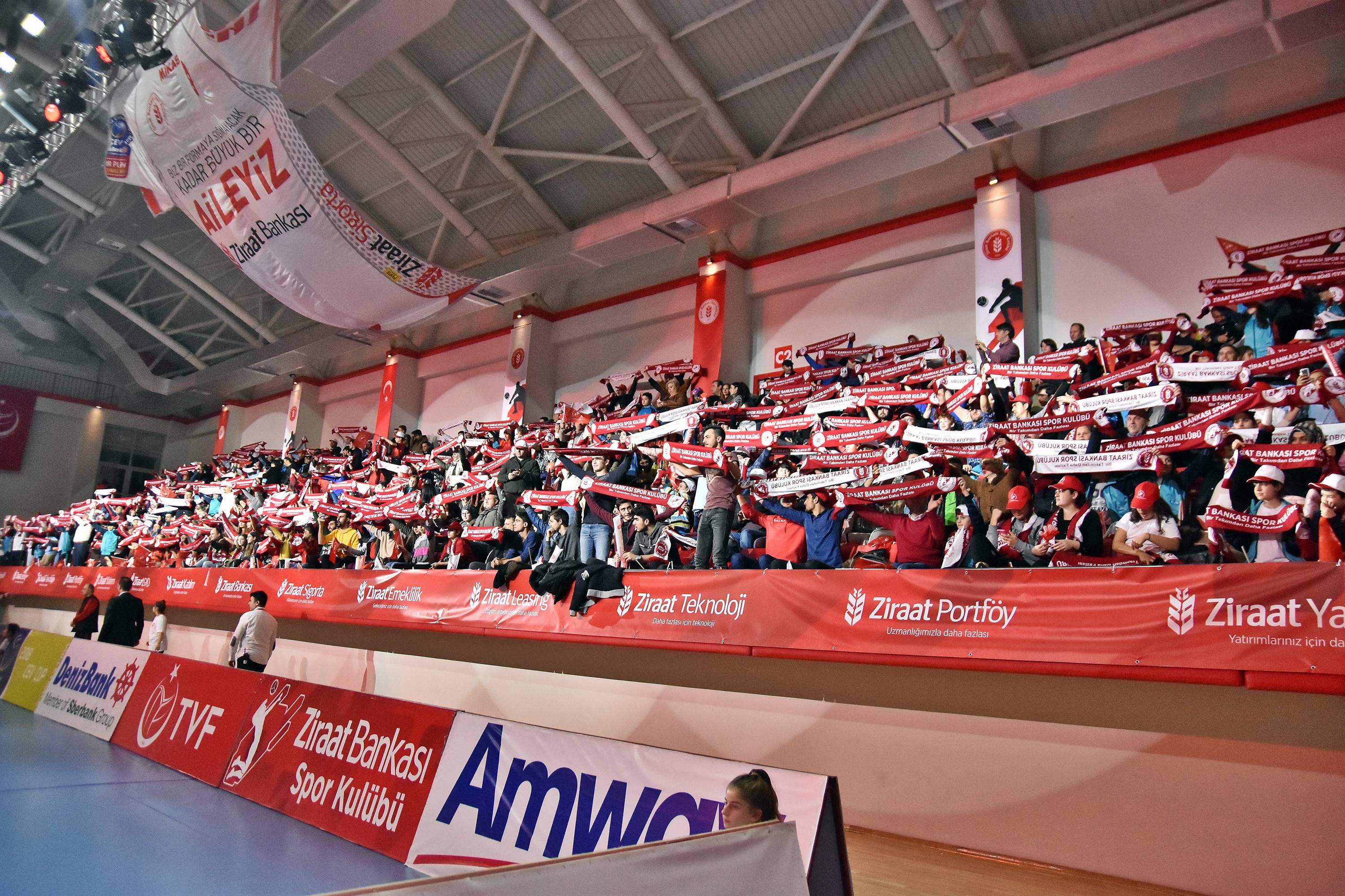 Ziraat Bankası, 8'li Finaller'de! - Türkiye Voleybol Federasyonu | TVF
