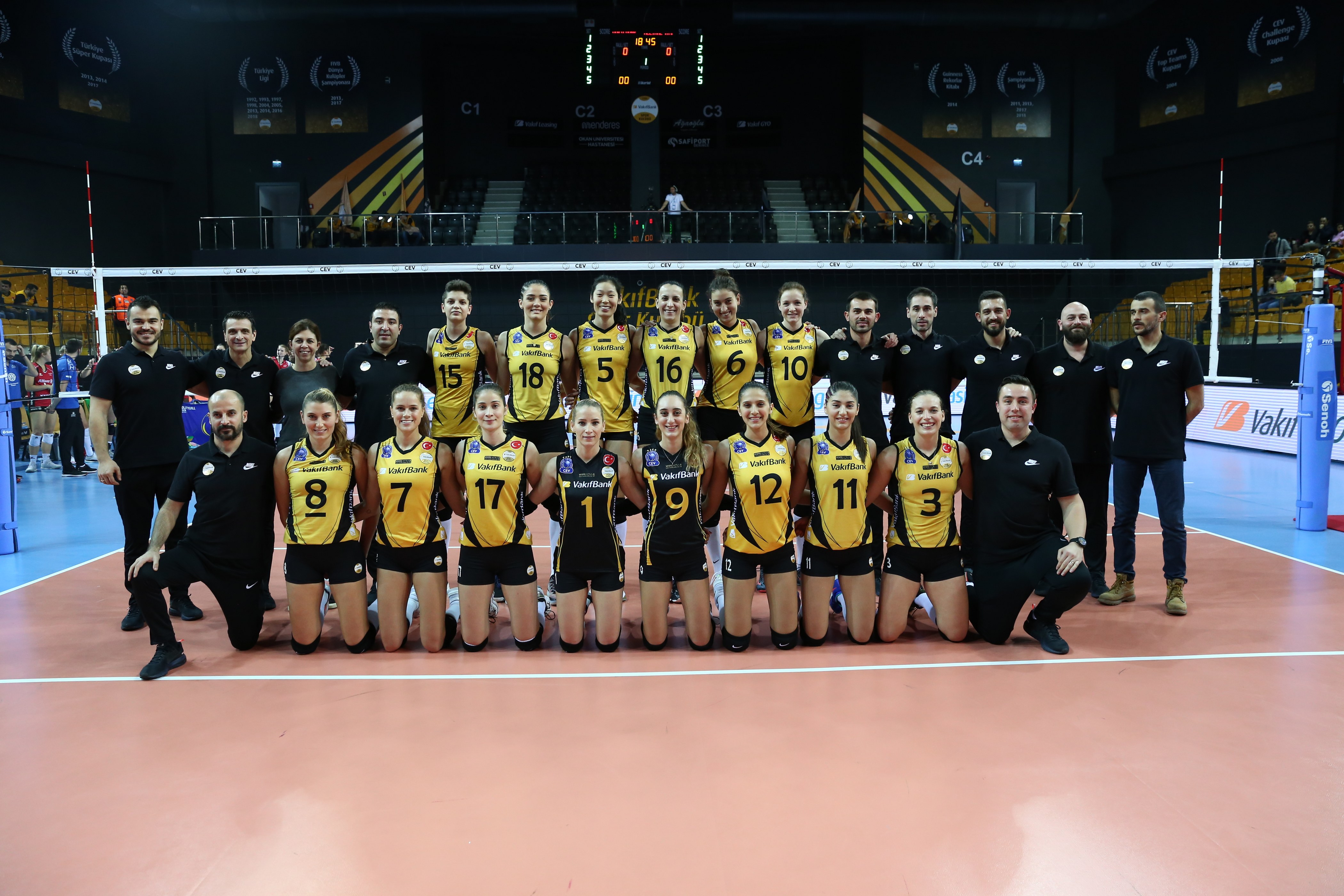 VakıfBank, CEV Şampiyonlar Ligi’ne Galibiyetle Başladı