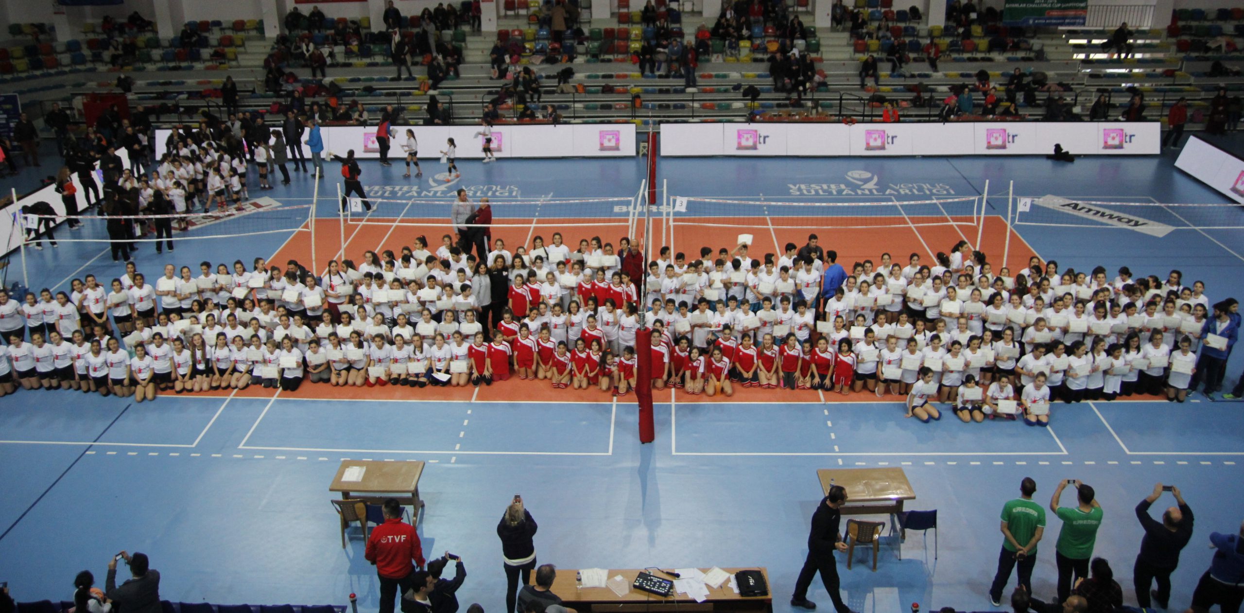 Fabrika Voleybol Çorum'da Mini Voleybol Şenliği Düzenliyor