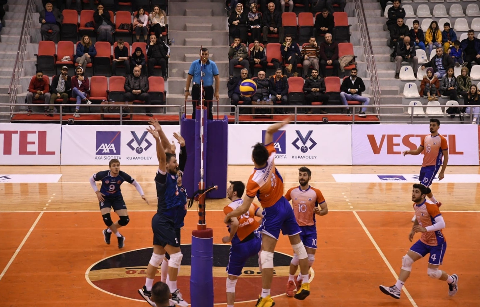 AXA Sigorta Kupa Voley Erkekler 1.Etap Karşılaşmaları Devam Ediyor