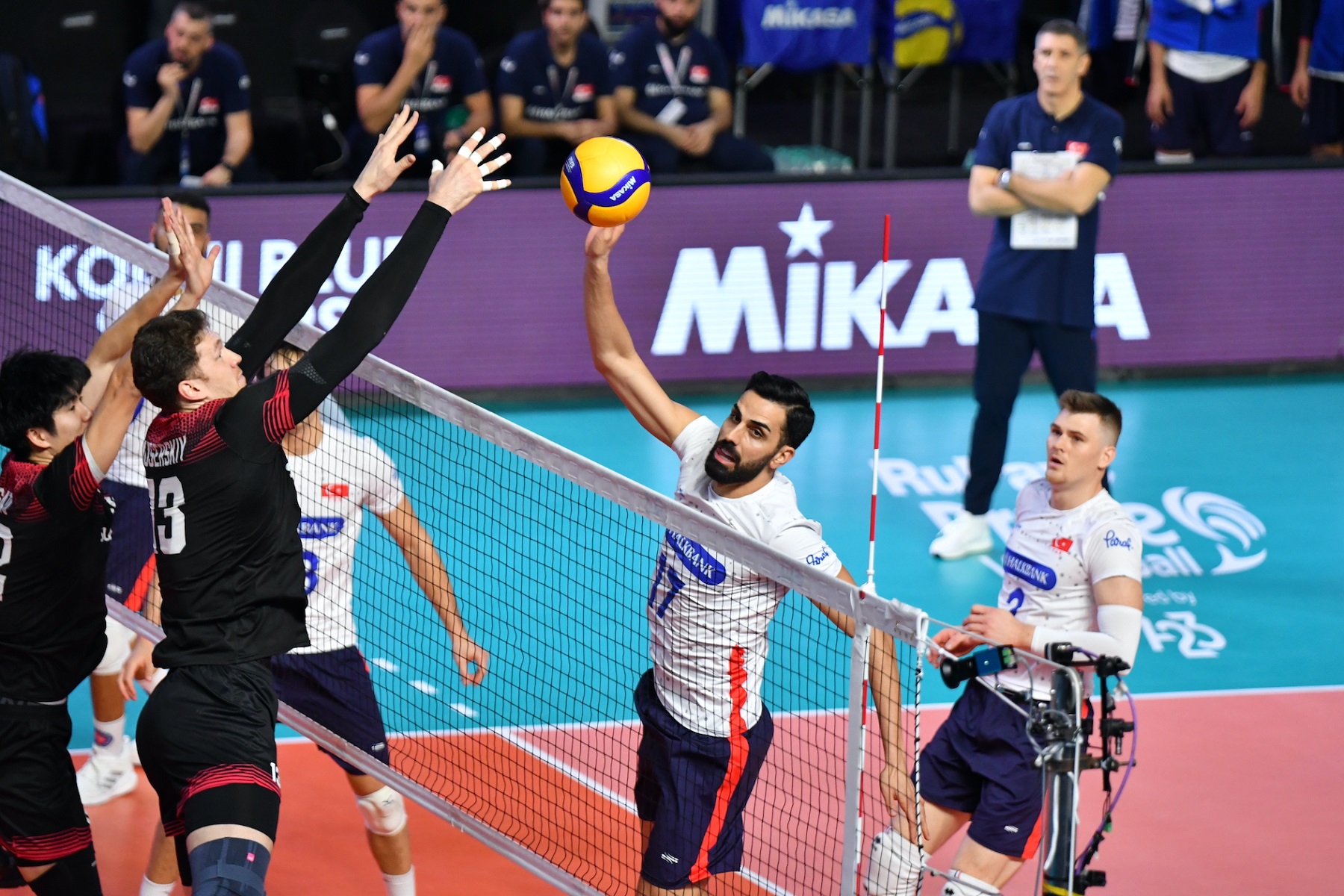 Halkbank, Suntory Sunbirds'e 3-0 Mağlup Oldu