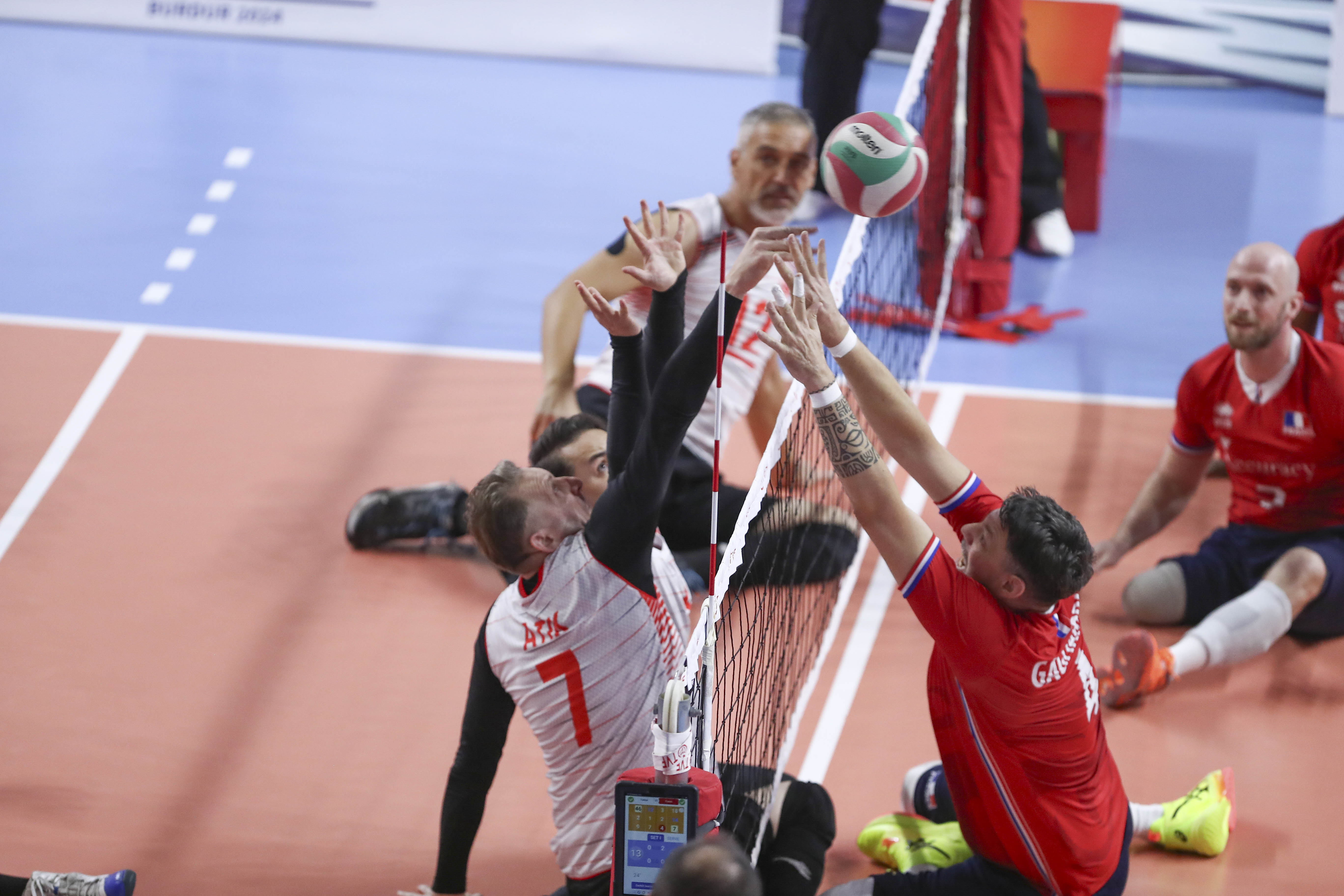 Oturarak Voleybol