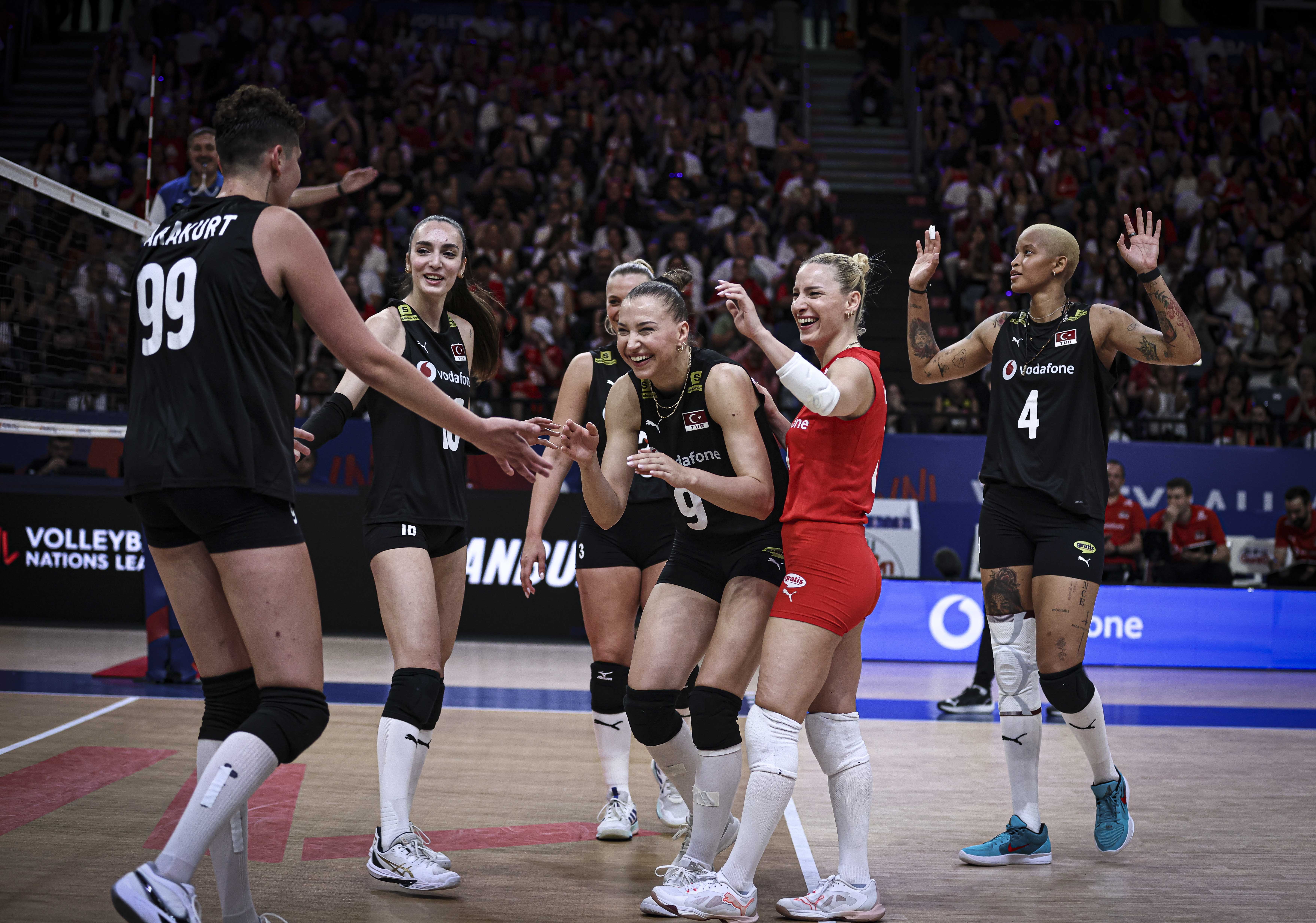 A Milli Kadın Voleybol Takımımız VNL'de Yedinci Maçına Çıkıyor