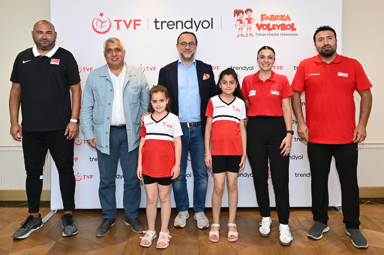 Hakkari’li Kız Çocukları İstanbul’da Voleybol Dolu Bir Gün Yaşadı