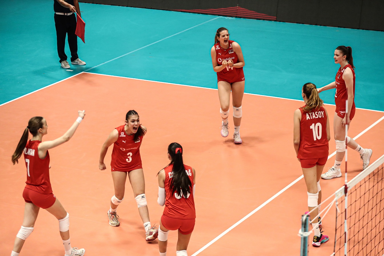 U16 Kız Milli Takımımız Macaristan'ı 3-2 Mağlup Etti