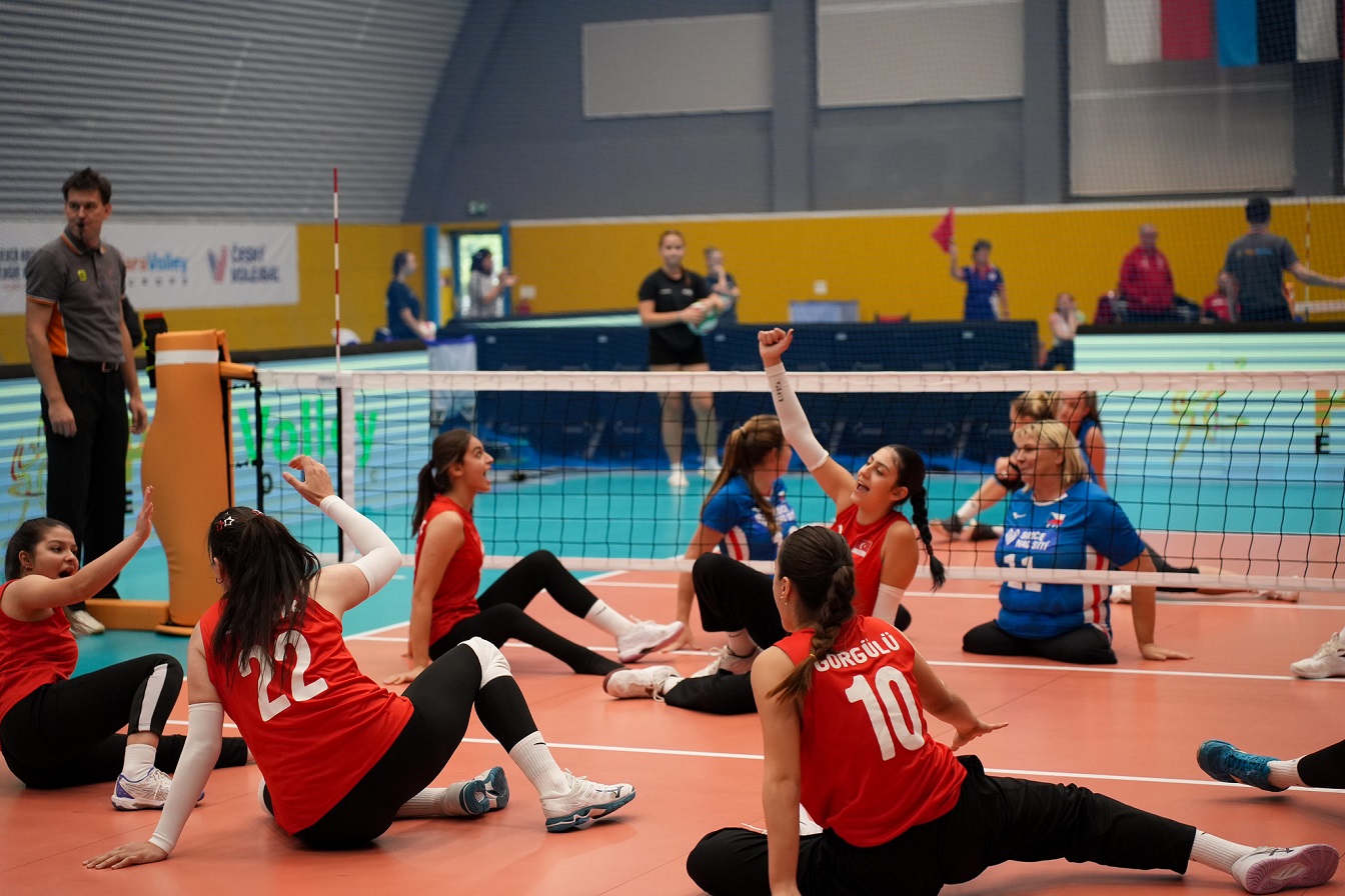 Oturarak Voleybol Kadın Milli Takımımız Gümüş Milletler Ligi'nde Finalde