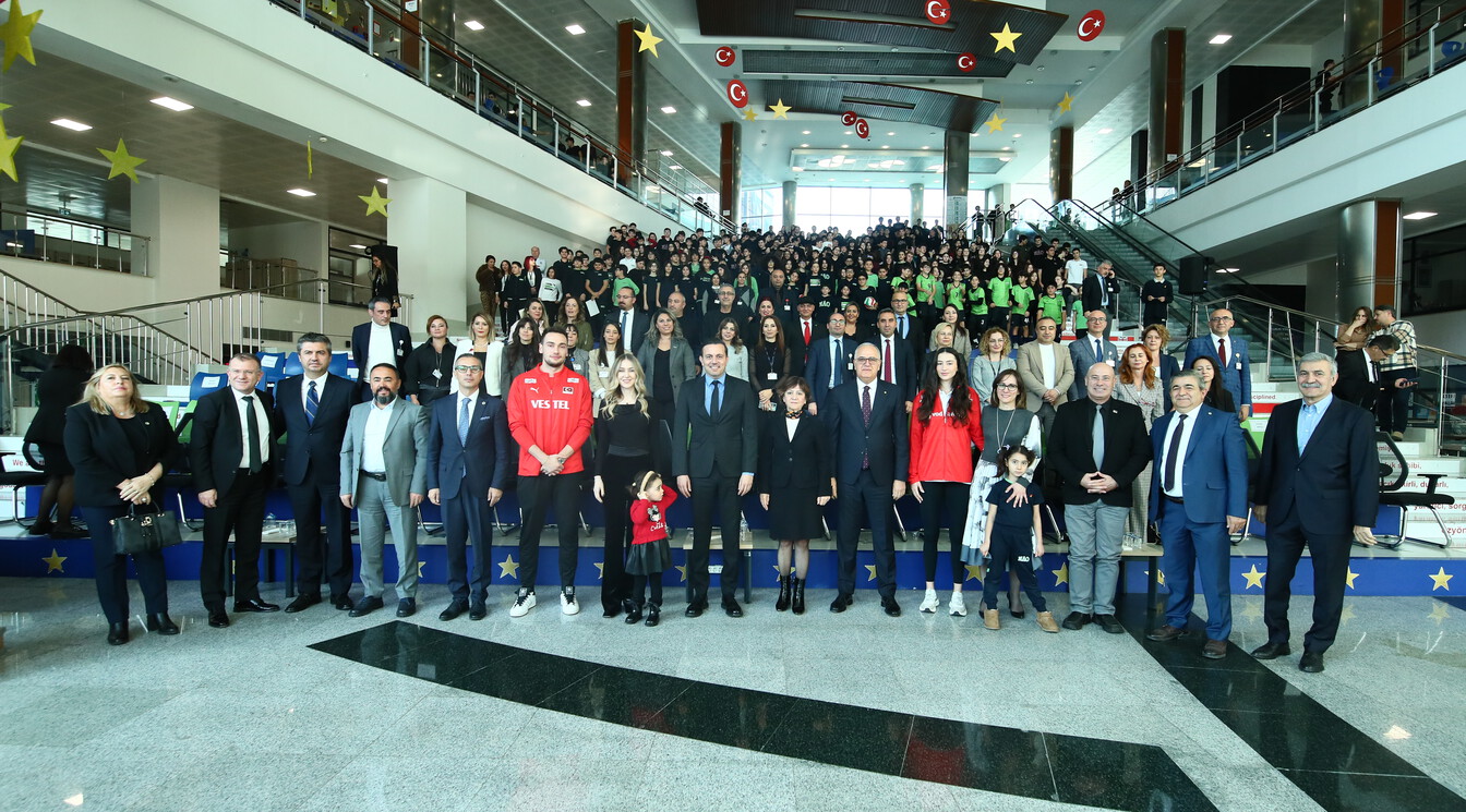 Nesibe Aydın Okullarından Türk Voleyboluna 3 Özel Ödül