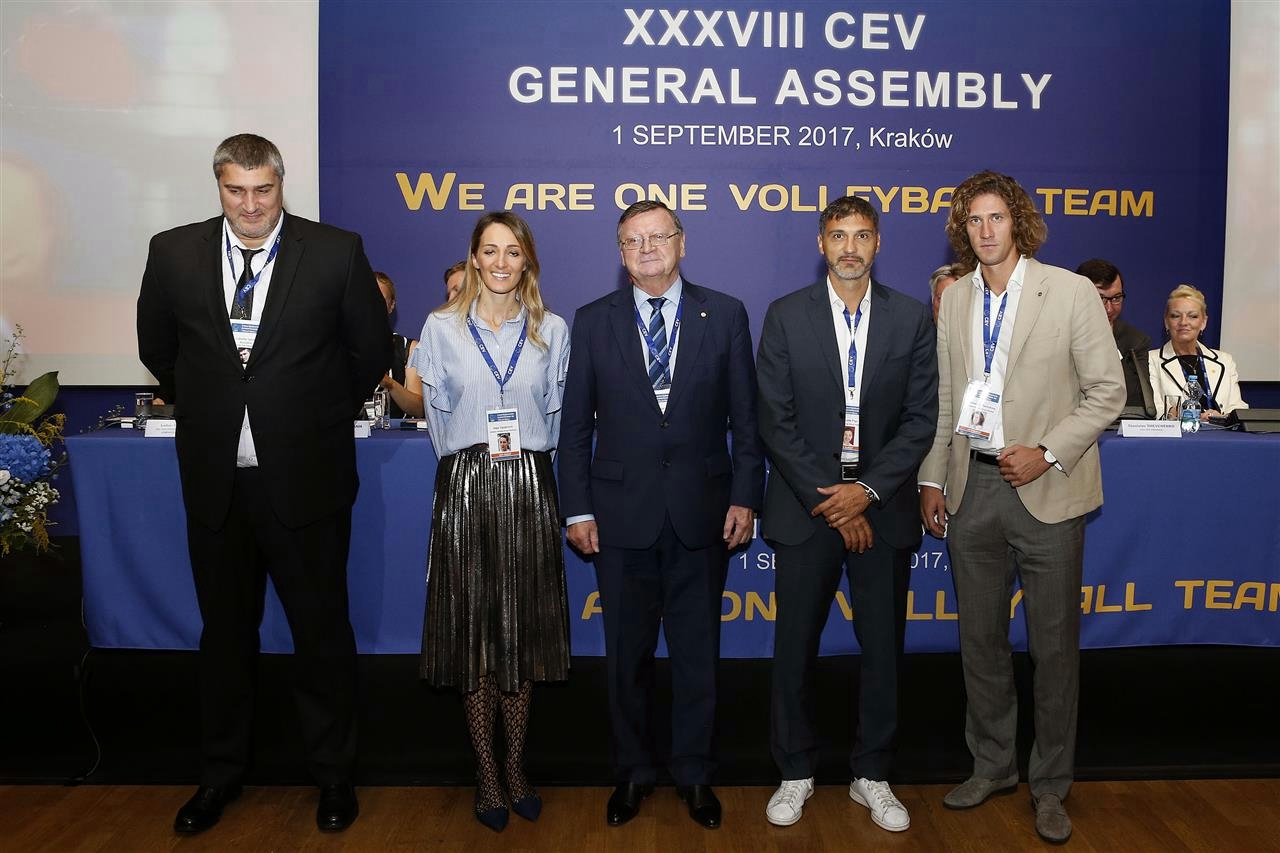 CEV'den, Türk Voleybolu’nun Efsane Kaptanı Neslihan Demir Güler ve Milli Takımımızın Eski Antrenörü Ferhat Akbaş’a Görev