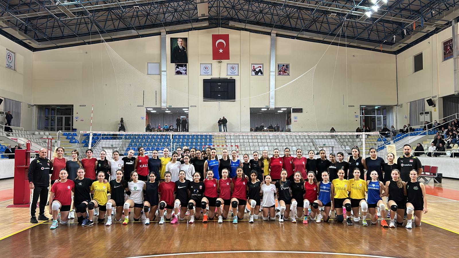 Altyapı Kız Milli Takımı Sporcu Taramaları Çanakkale'de Yapıldı