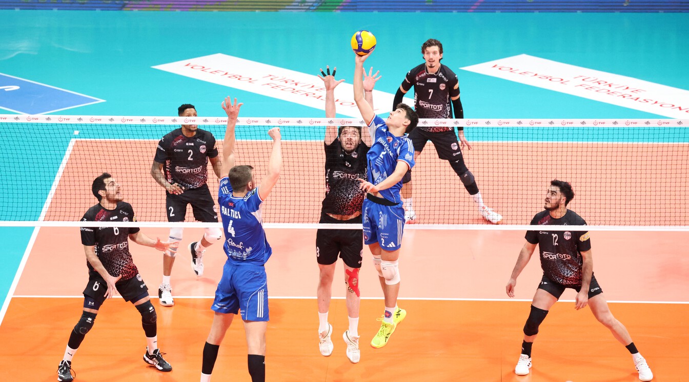 SMS Grup Efeler Ligi'nde İlk Devre Sona Erdi