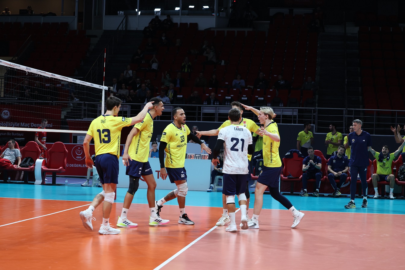 Fenerbahçe Medicana CEV Kupasında 8'li Finaller Turuna Yükseldi