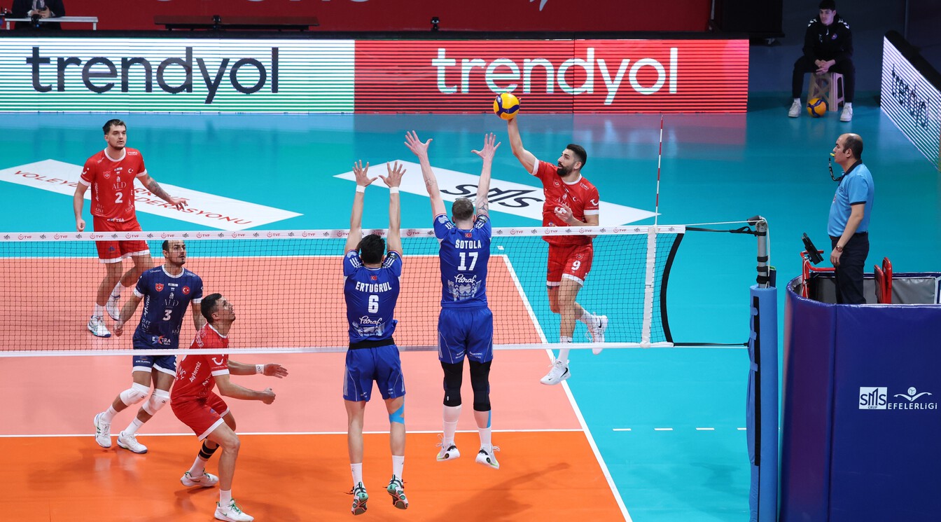 SMS Grup Efeler Ligi'nde 14.Hafta Sona Erdi