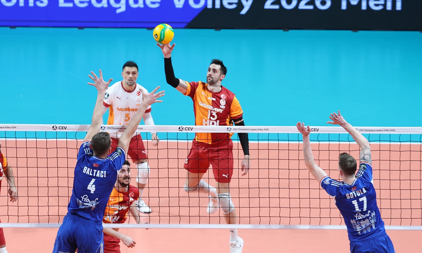 Şampiyonlar Ligi'ndeki Türk Derbisinde Galatasaray HDI Sigorta, Halkbank'ı 3-1 Mağlup Etti