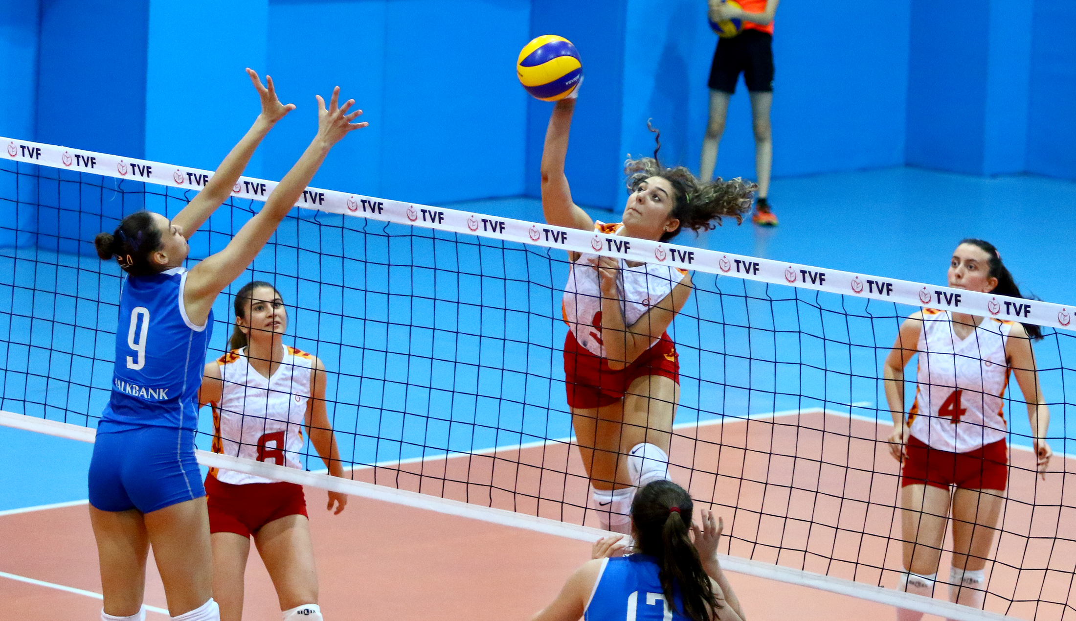 Festival Voleybol'da Final ve Klasman Grubu Maçları Oynanıyor