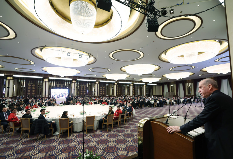 Cumhurbaşkanı Recep Tayyip Erdoğan, Sporcularla İftar Programında Bir Araya Geldi