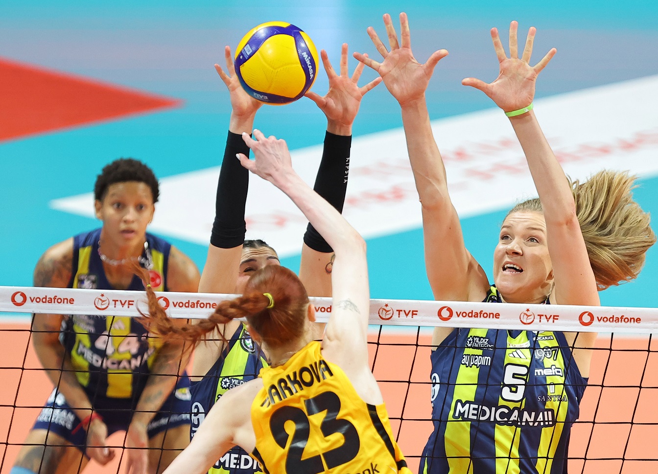 Vodafone Sultanlar Ligi Play-off Final Etabında İkinci Maç Oynandı