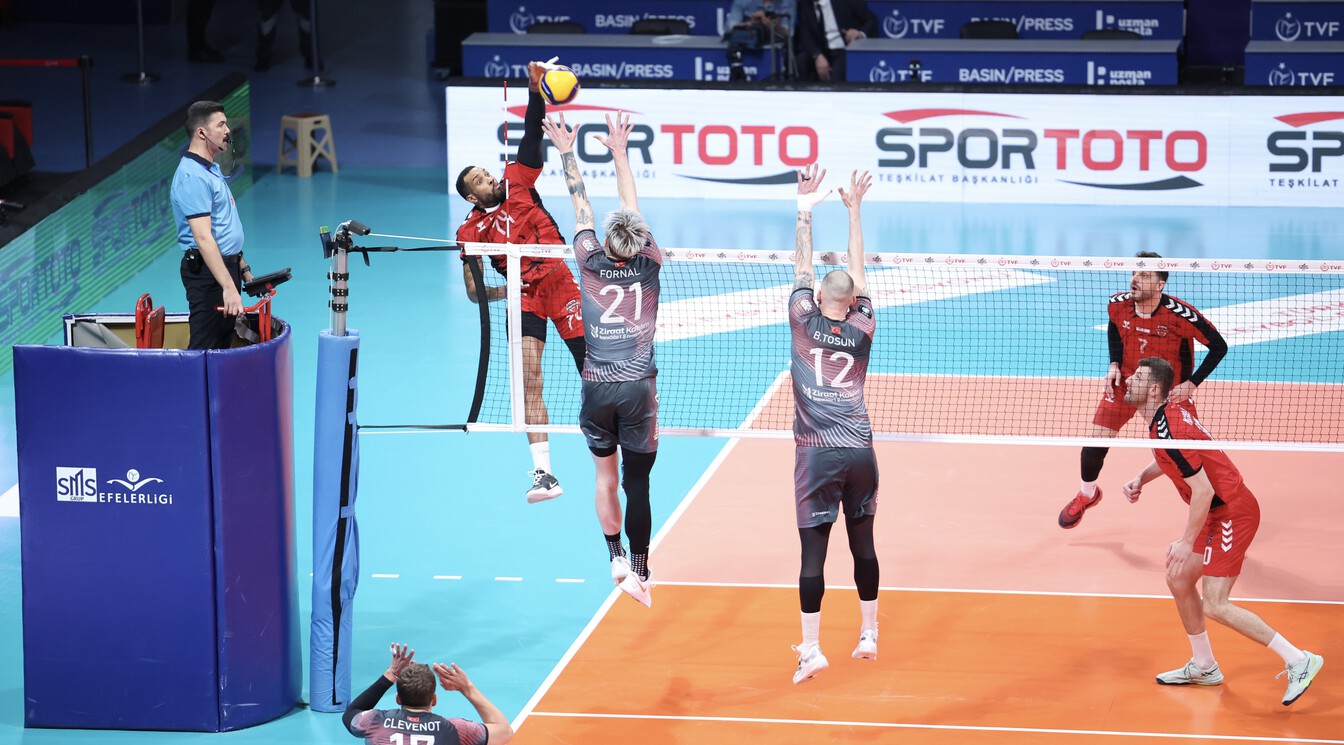 SMS Grup Efeler Ligi'nde Play-off 1-4 Etabı Sona Erdi