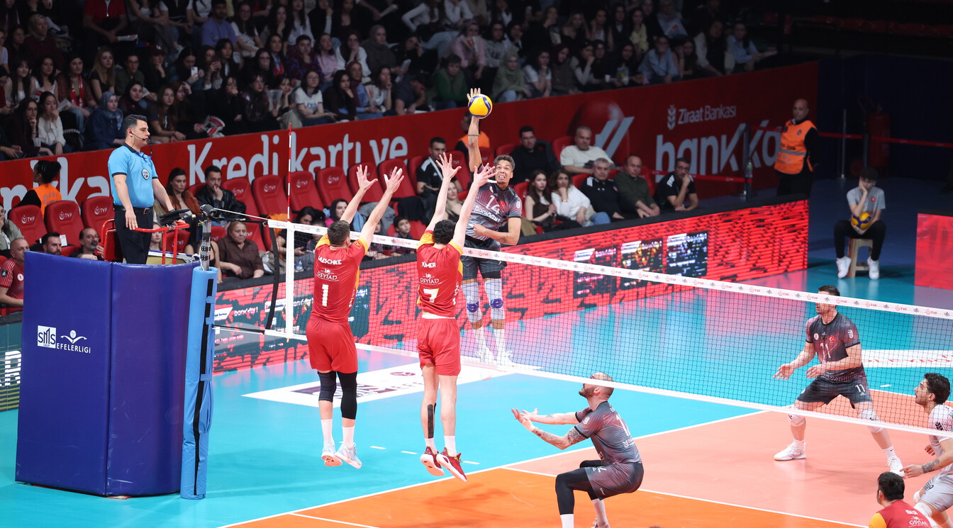 SMS Grup Efeler Ligi'nde Play-Off Final Etabı Başladı