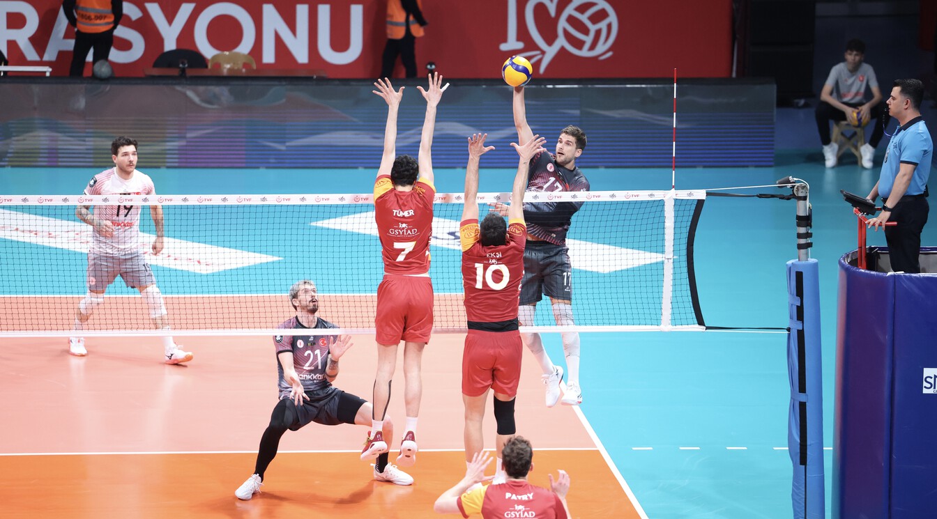  SMS Grup Efeler Ligi’nde Final Heyecanı Devam Ediyor