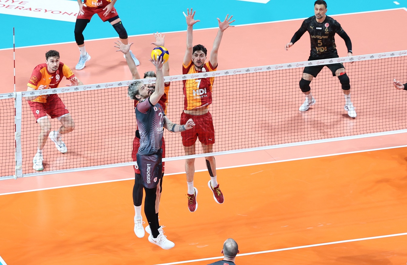 SMS Grup Efeler Ligi Play-off Final Etabında İkinci Maç Oynandı