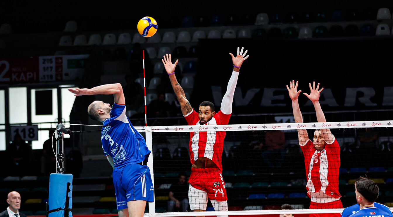 SMS Grup Efeler Ligi Play-Off 3-4 Etabında İkinci Maç Oynandı