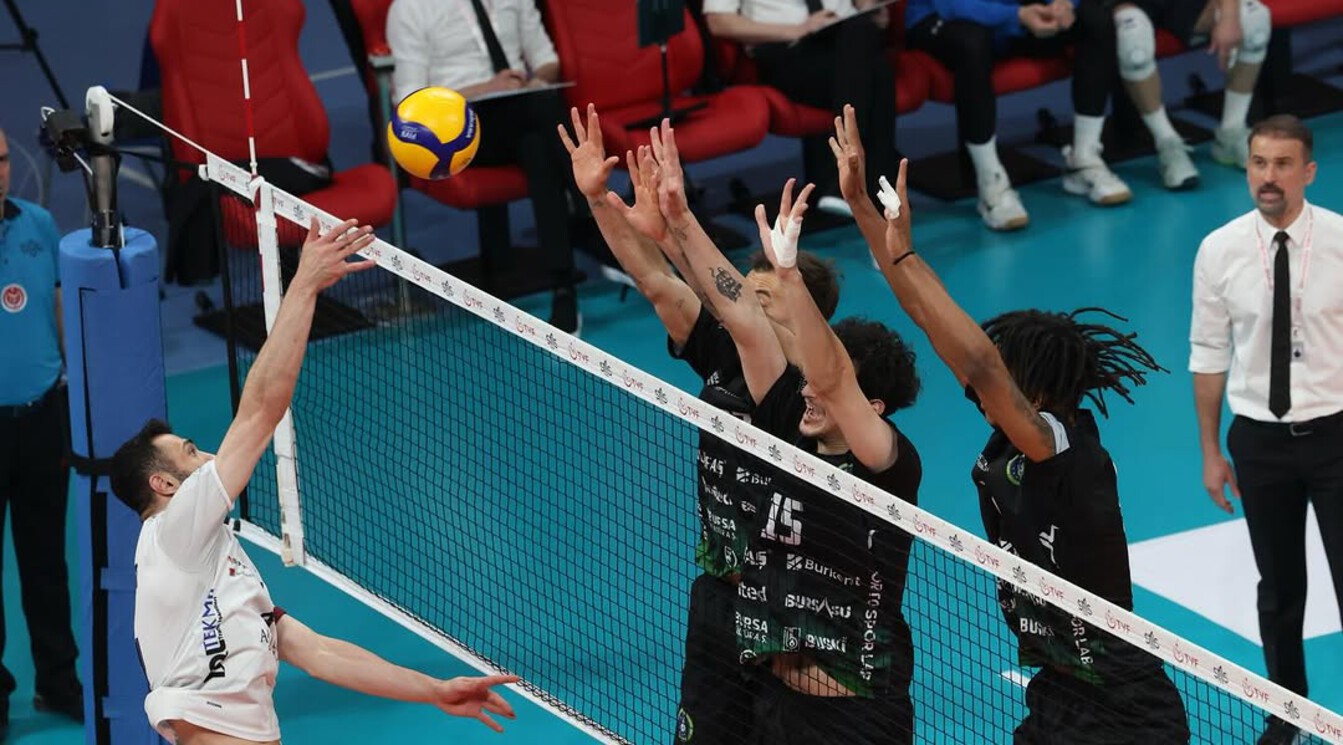 SMS Grup Efeler Ligi'nde Play-Off 7-8 Etabı Sona Erdi