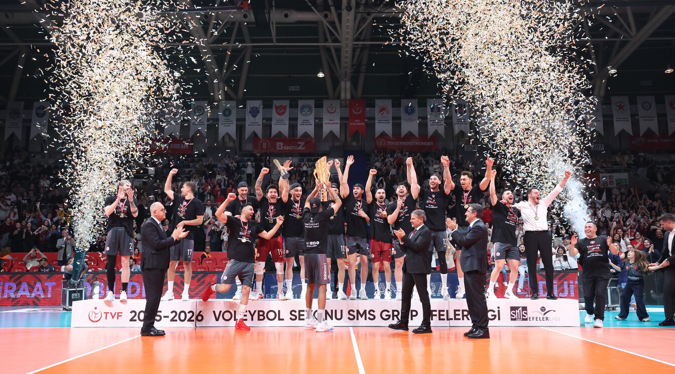 SMS Grup Efeler Ligi'nde Kupa, Madalya ve Ödüller Sahiplerini Buldu