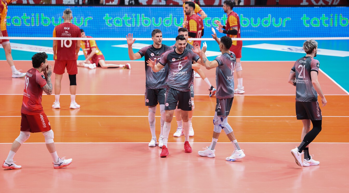 SMS Grup Efeler Ligi'nde Şampiyon Ziraat Bankkart