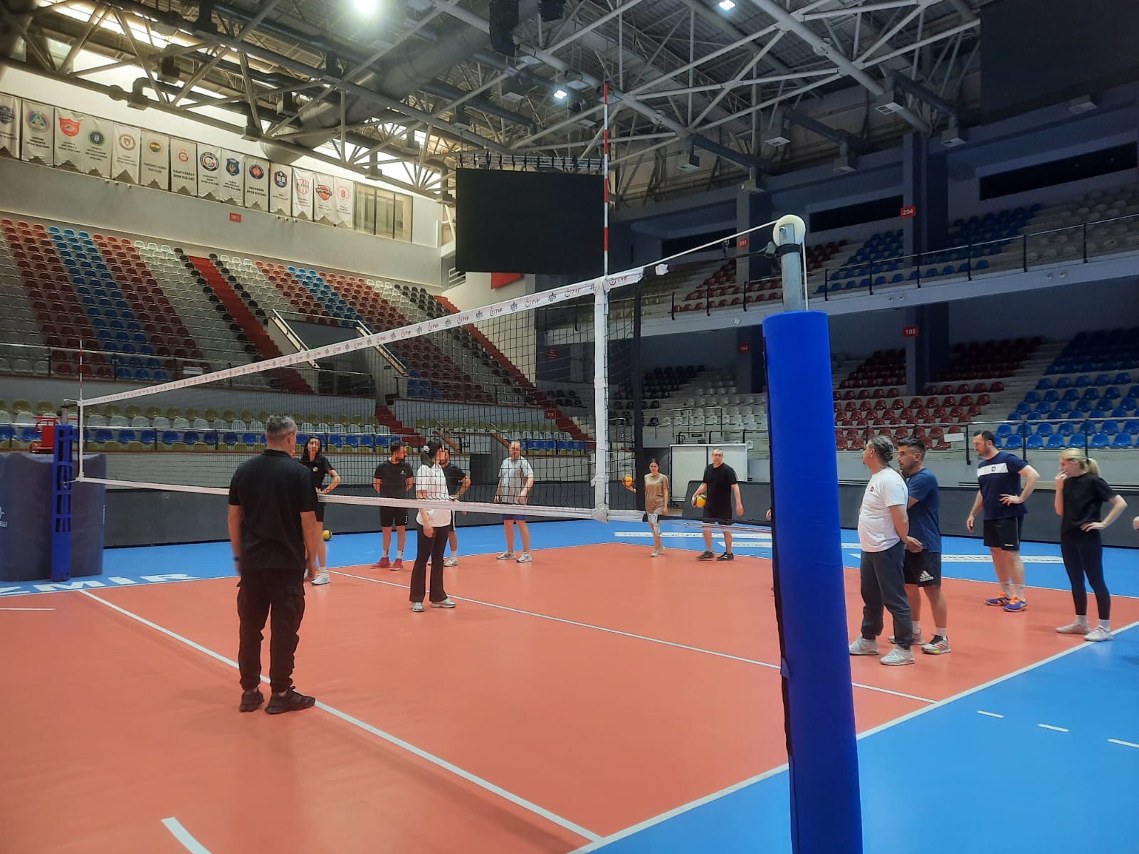 İkinci Kademe Temel Antrenör Uygulama Eğitim Kursu İzmir'de Yapıldı