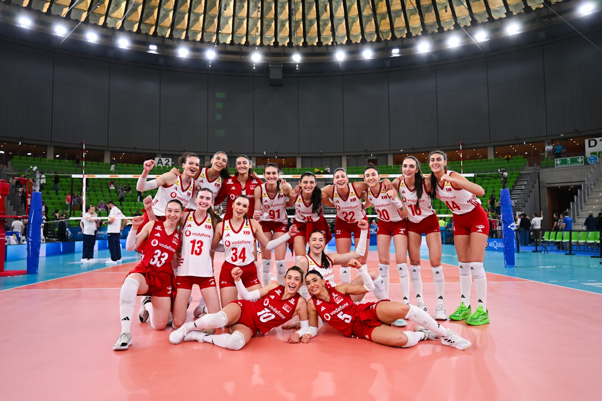 Filenin Sultanları, Polonya'yı 3-2 Mağlup Etti
