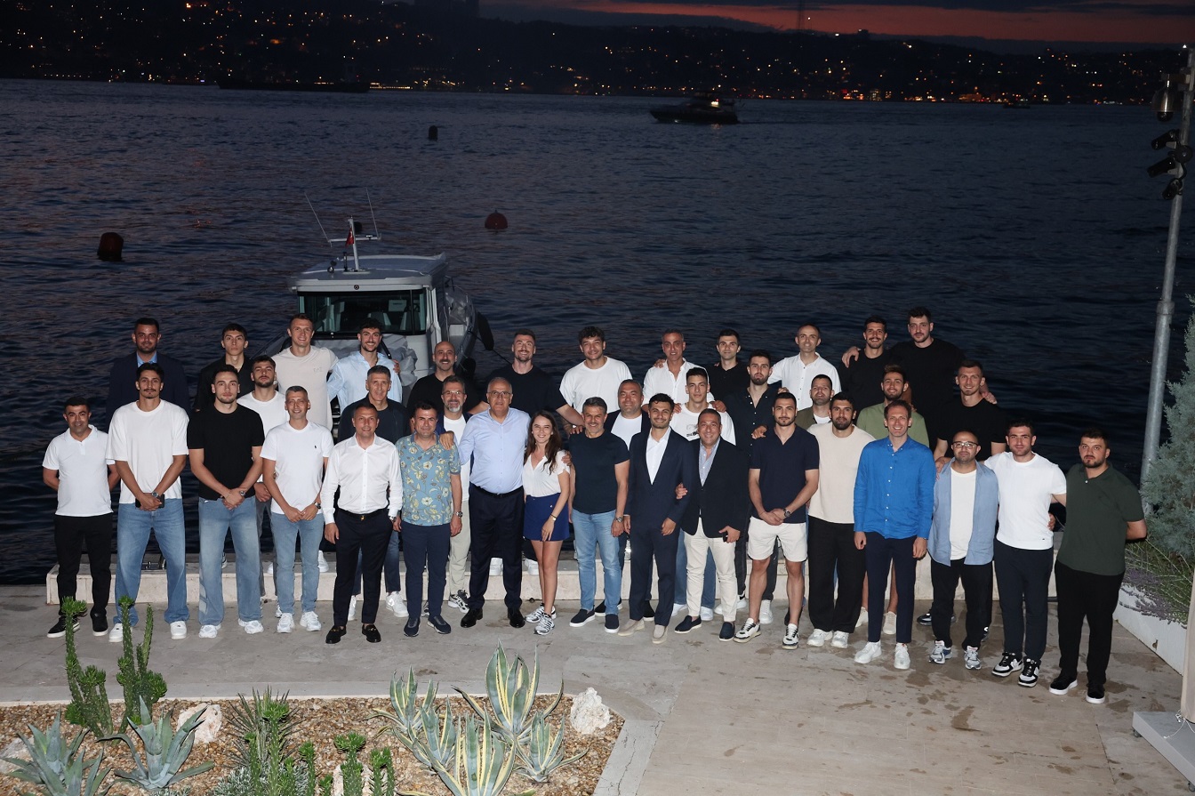 Filenin Efeleri Yemekte Bir Araya Geldi