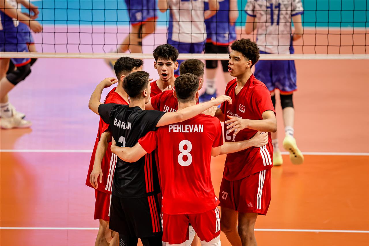 U18 Erkek Milli Takımımız, İzlanda'yı 3-0 Mağlup Etti