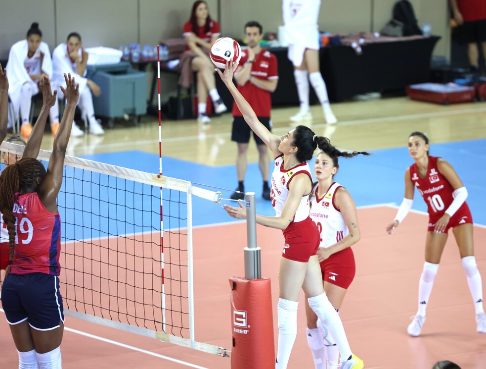 Filenin Sultanları, Fransa ile Hazırlık Maçında Karşı Karşıya Geldi