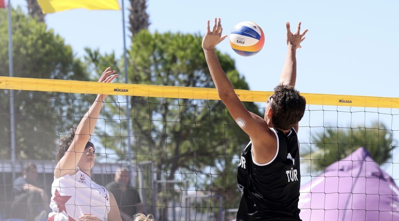 CEV U18 Plaj Voleybolu Avrupa Şampiyonası'nda Üçüncü Gün Sona Erdi 