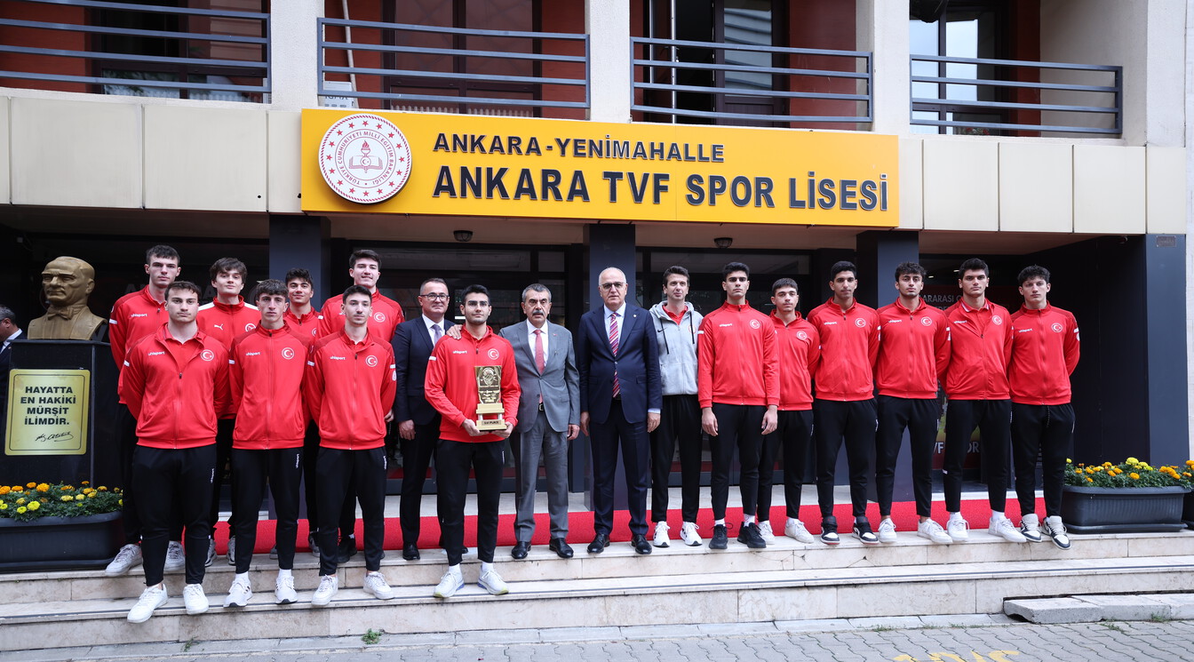 Millî Eğitim Bakanı Yusuf Tekin, Şampiyon TVF Spor Lisesi’ni Ziyaret Etti