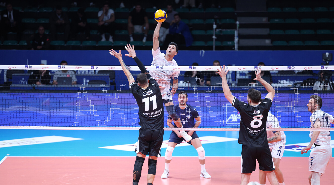 2027 Erkekler AXA Sigorta Kupa Voley'de Heyecan Başladı