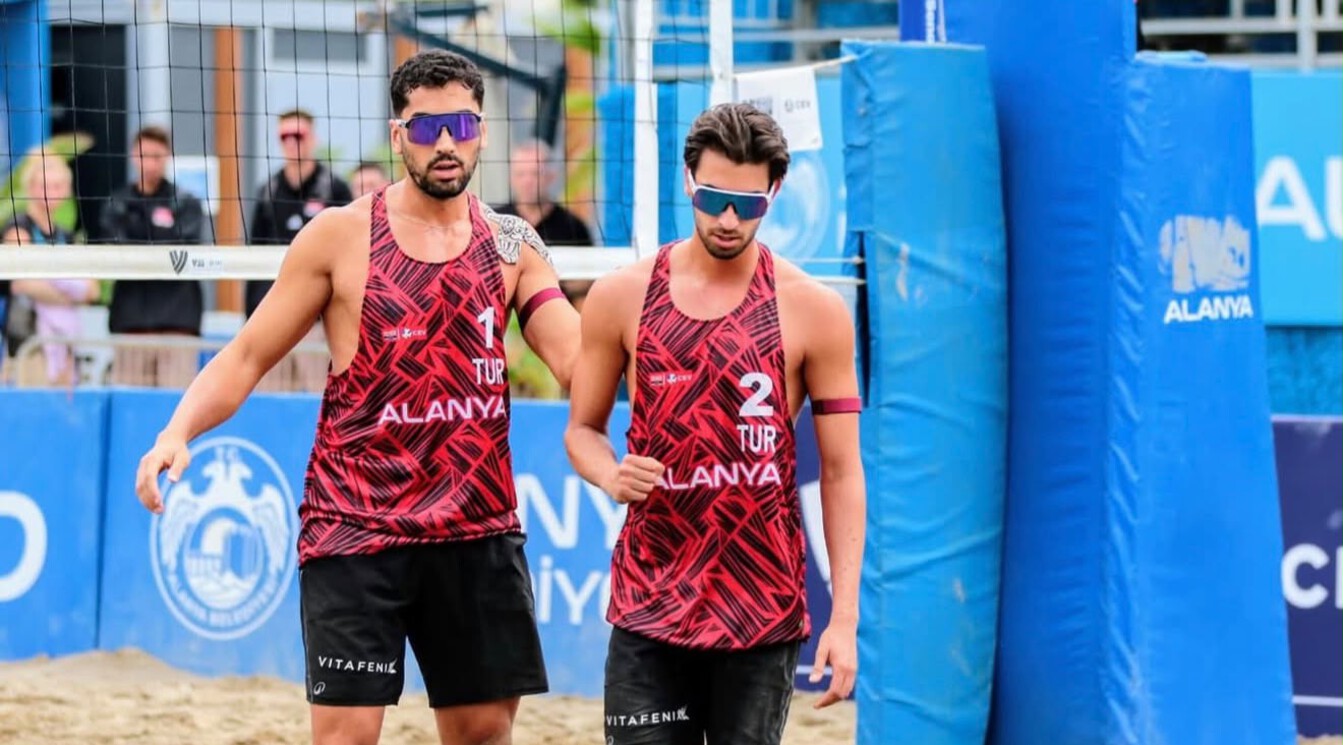 Yusuf Özdemir ve Batuhan Kuru, VW Beach Pro Tour Futures Alanya Etabı'nda Çeyrek Finalde
